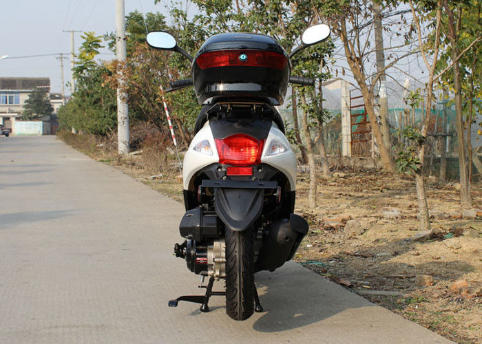 অনুভূমিক টাইপ 50cc হাই পাওয়ার স্কুটার 2.5L তেল খরচ 4 স্ট্রোক