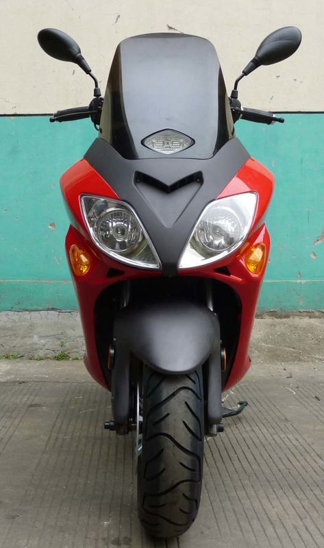 প্রাপ্তবয়স্কদের জন্য ডাবল হেডলাইট গ্যাস স্কুটার, রাস্তার আইনি মোটর স্কুটার সম্পূর্ণরূপে একত্রিত