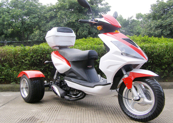রিয়ার বক্সের সাথে 3 হুইল 50cc স্কুটার, বিগ হেড লাইট সহ 3 হুইলার মোটরসাইকেল