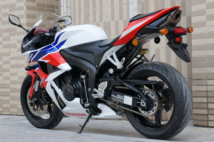 ইয়ামাহা মোটর স্কুটার তরল শীতল, 600cc বৈদ্যুতিক চালিত মোটরসাইকেল ইনলাইন চার সিলিন্ডার