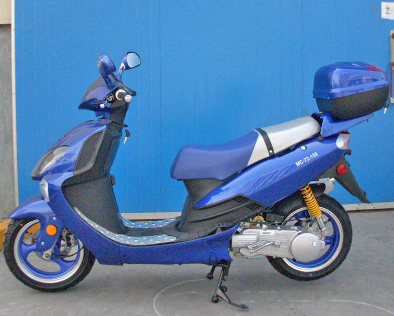 150cc অ্যাডাল্ট মোটর স্কুটার সিভিটি জোরপূর্বক এয়ার কুলযুক্ত ইঞ্জিন গ্যাস রিলিজ স্যুইচ দিয়ে