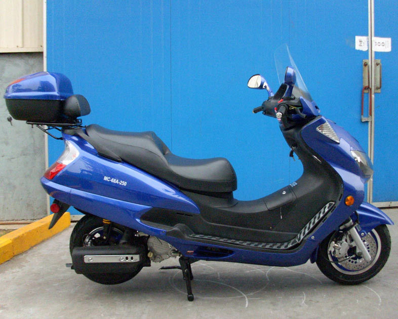 সিভিটি গিয়ার মোটর স্কুটার 250cc ফ্রন্ট এবি ডিস্ক রিয়ার ডিস্ক ব্রেক চেংশিন ডট টায়ারের সাথে