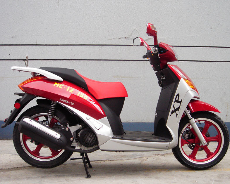 16 ইঞ্চি টায়ার অ্যাডাল্ট গ্যাস স্কুটার 150cc রিয়ার ব্রুম ব্রেক সিভিটি জোরপূর্বক এয়ার কুলেড ইঞ্জিন