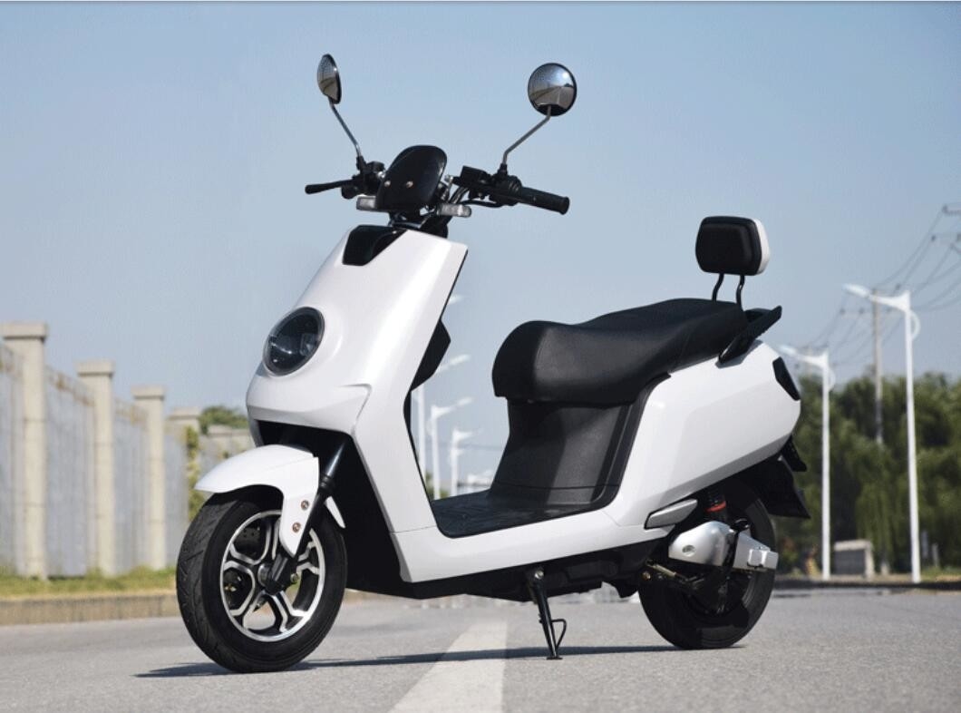 1000W বৈদ্যুতিক মোপেড বাইক 60 কিলোমিটার / এইচ সর্বোচ্চ গতি নিউ বৈদ্যুতিক স্কুটার কেন্দ্রীয় মোটর